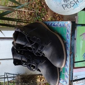 Columbia waterproof hiking lace up boot